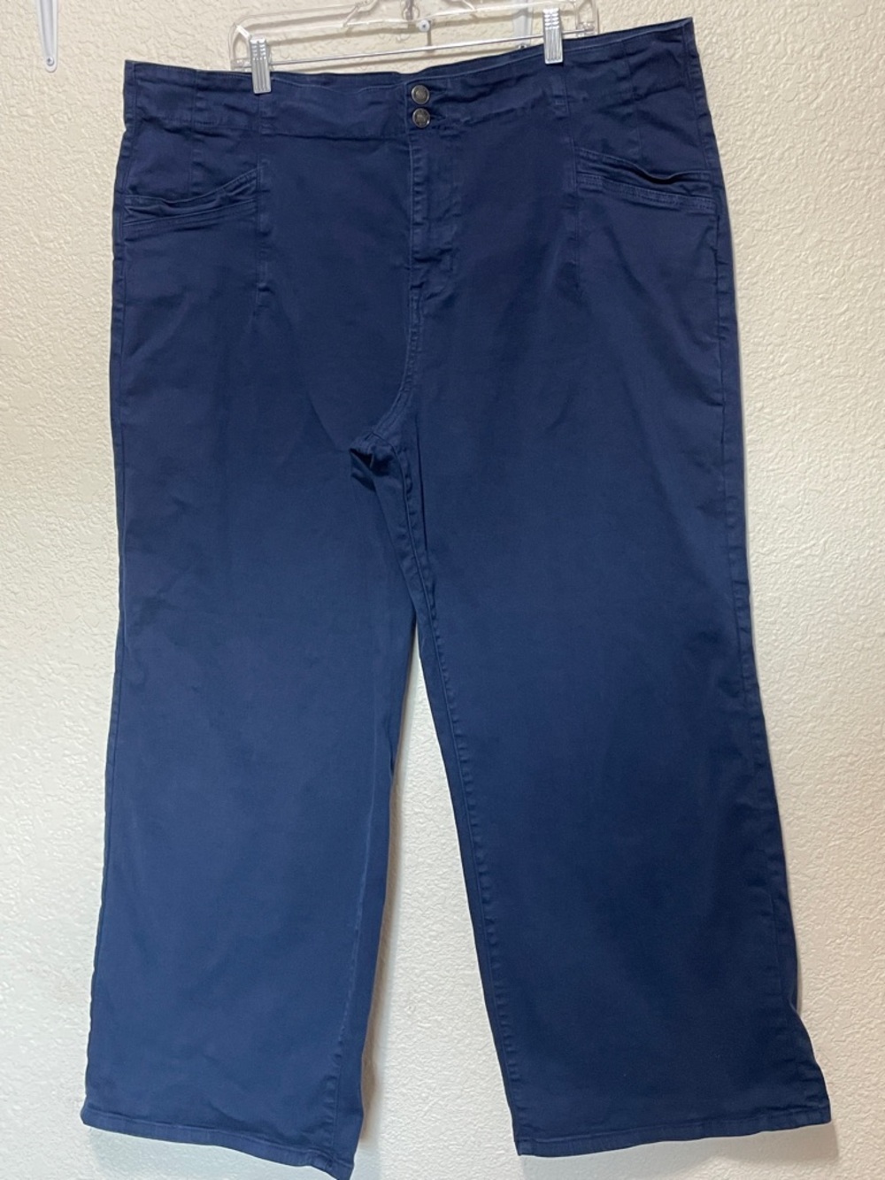Mica Los Angeles Women Plus Size Navy Wide Leg Pants. Good Condition. Size 22 W.